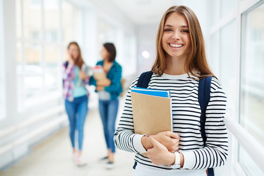 Lei que suspende pagamentos de estudantes ao Fies durante pandemia aquitemtrabalho.com.br