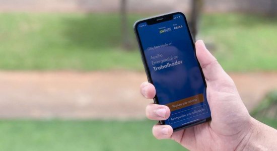 Auxilio Emergencial Governo quer pagar mais que quatro parcelas aquitemtrabalho.com.br